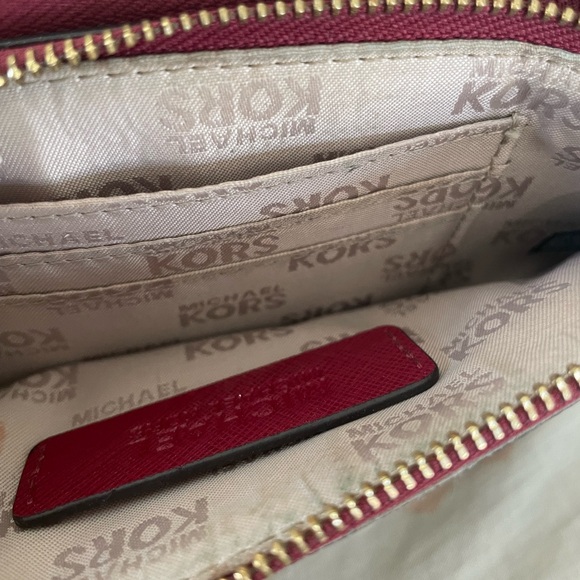 MICHAEL KORS purse and wallet BOTH FOR 85 - Picture 4 of 12